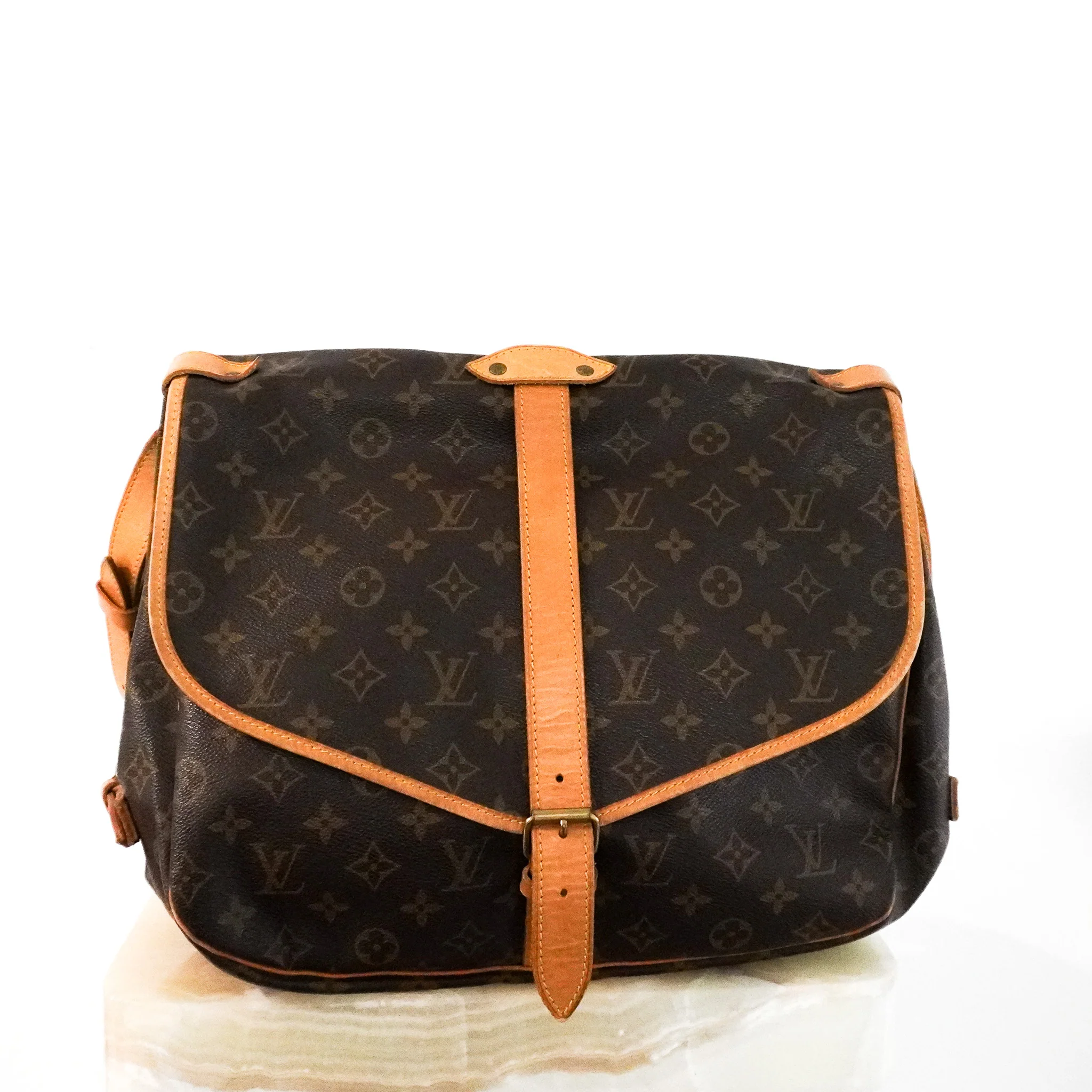 Louis Vuitton Saumur 35 Monogram Canvas Messenger Bag | Authentic Preloved - Image 2