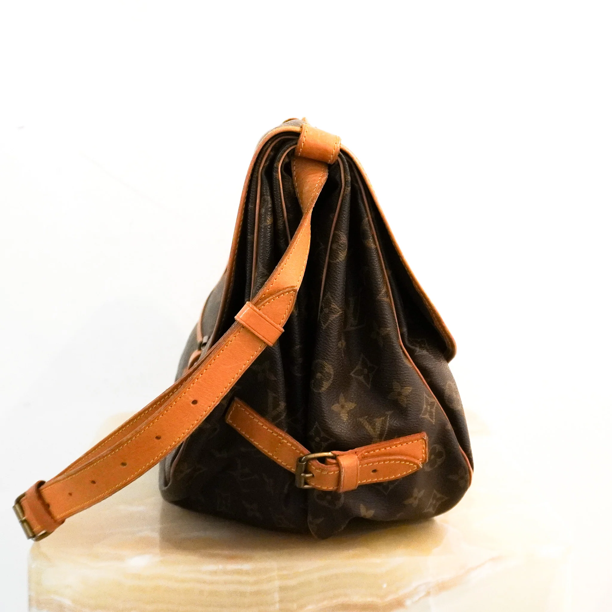 Louis Vuitton Saumur 35 Monogram Canvas Messenger Bag | Authentic Preloved - Image 3