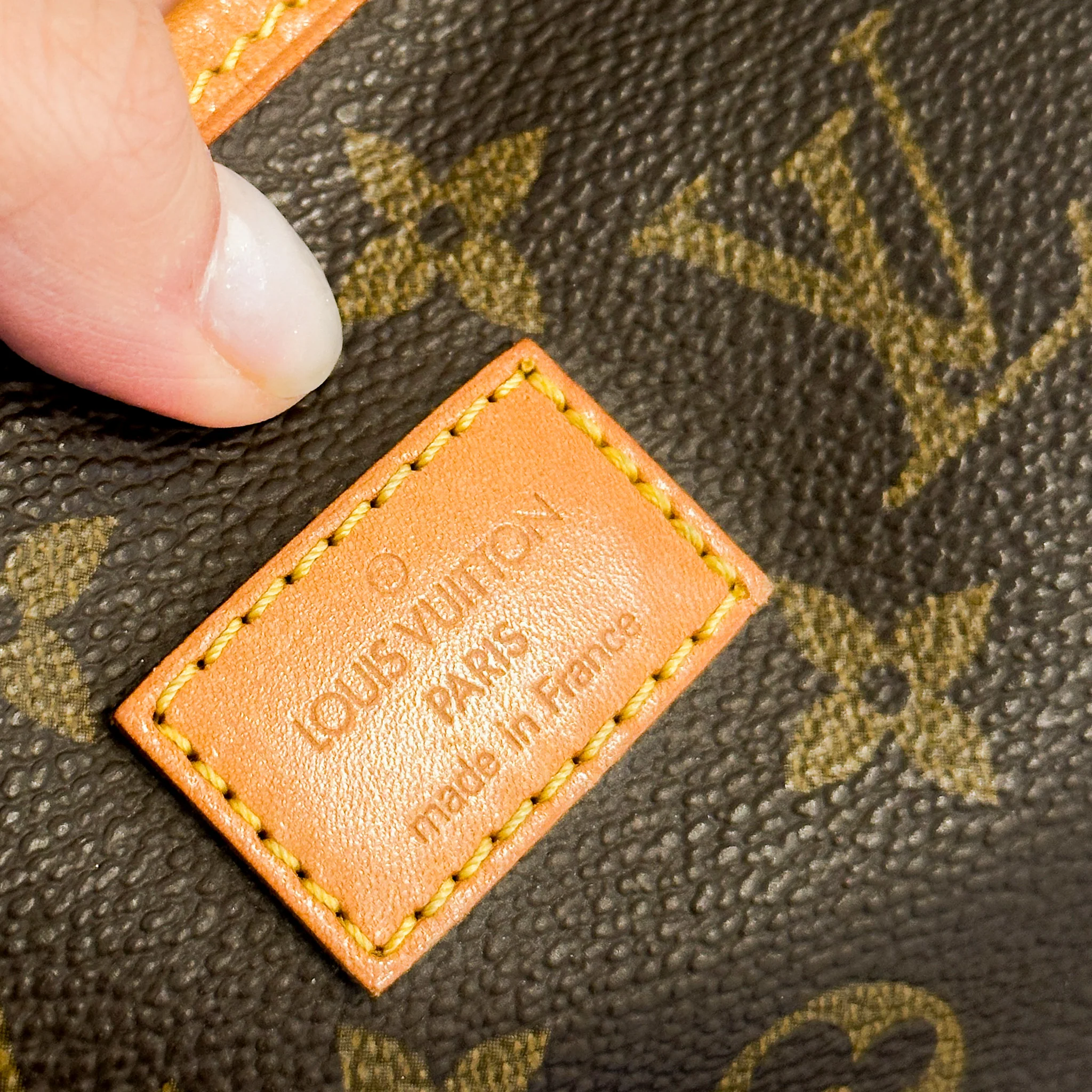 Louis Vuitton Saumur 35 Monogram Canvas Messenger Bag | Authentic Preloved - Image 4