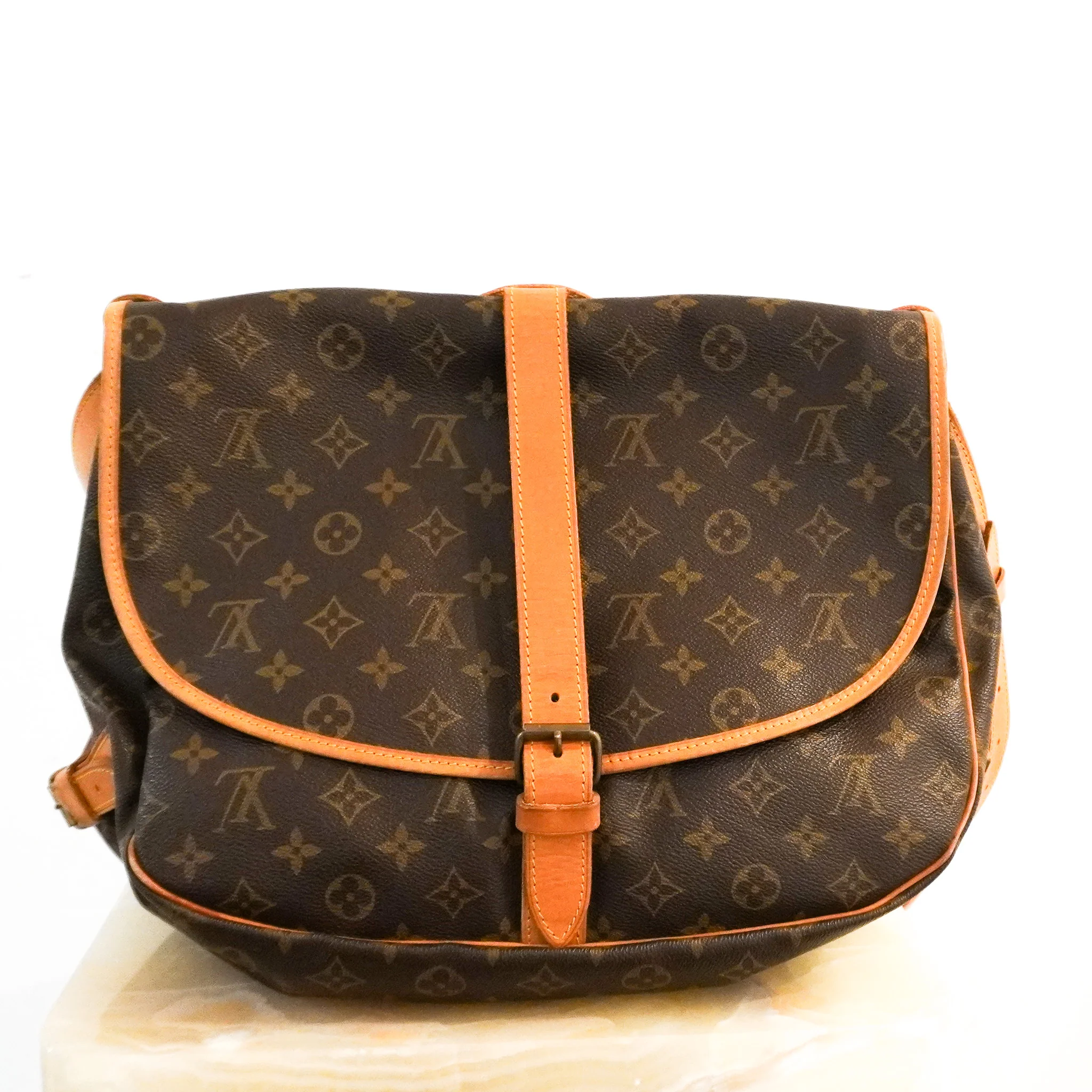 Louis Vuitton Saumur 35 Monogram Canvas Messenger Bag | Authentic Preloved - Image 5