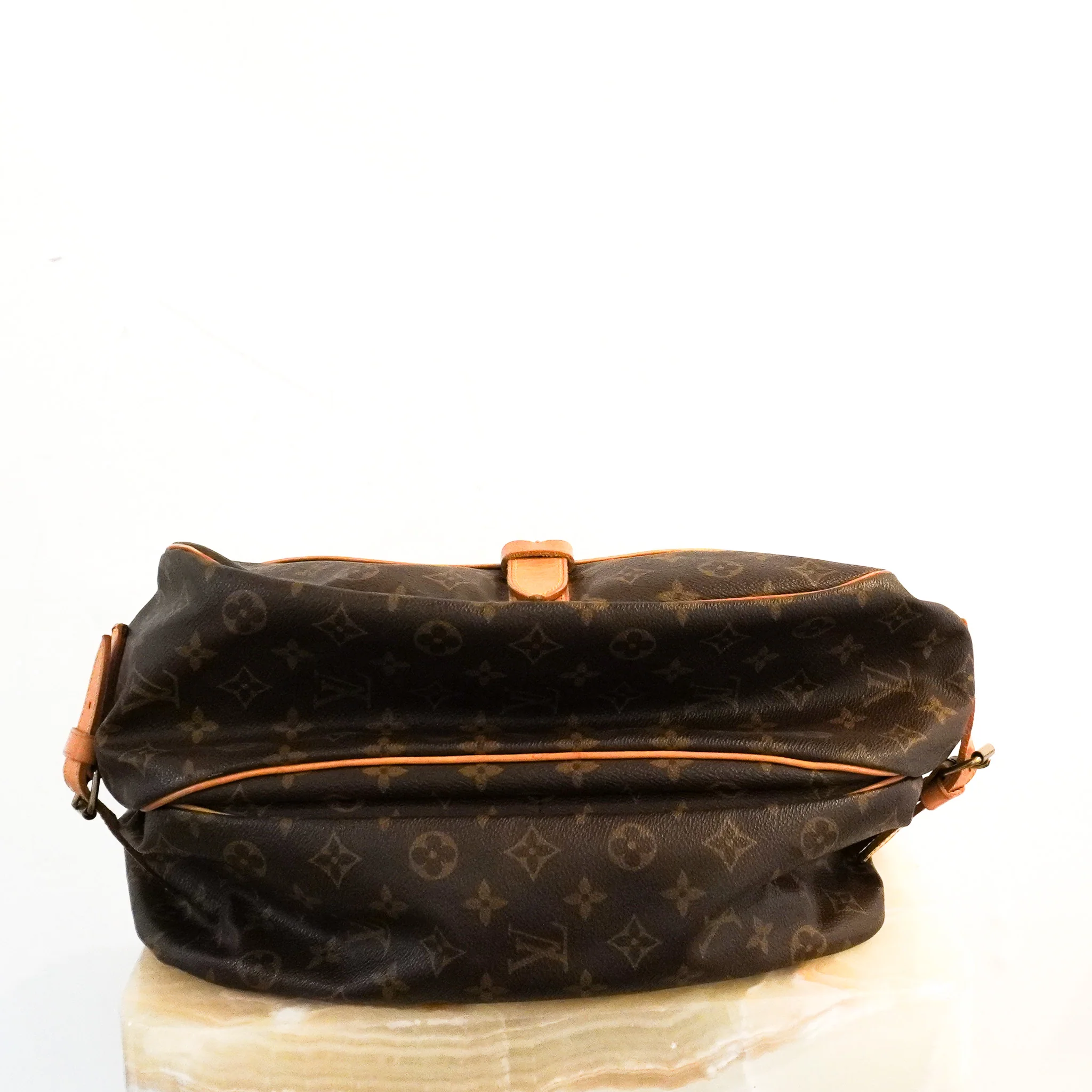 Louis Vuitton Saumur 35 Monogram Canvas Messenger Bag | Authentic Preloved - Image 6