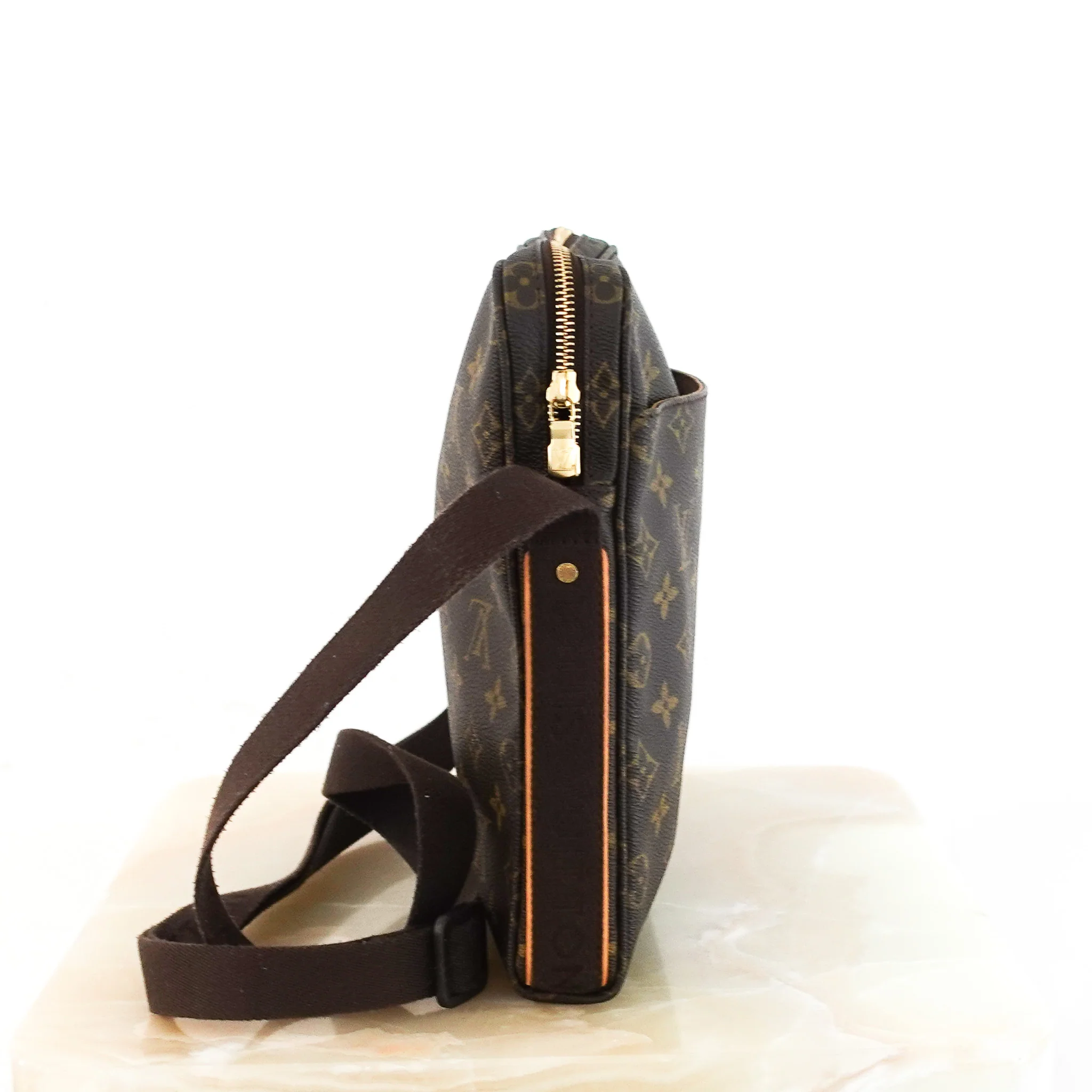 Louis Vuitton Trotteur Beaubourg Bag | Authentic Preloved - Image 2