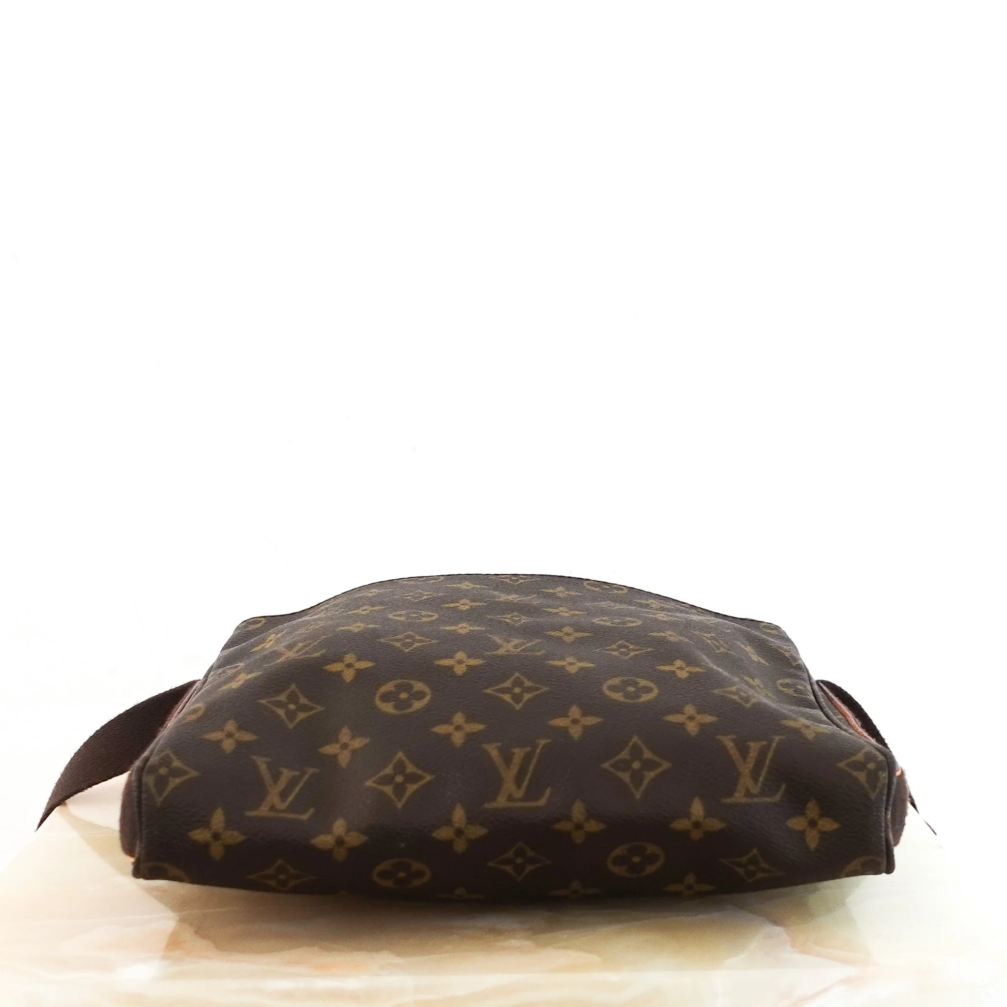 Louis Vuitton Trotteur Beaubourg Bag | Authentic Preloved - Image 3
