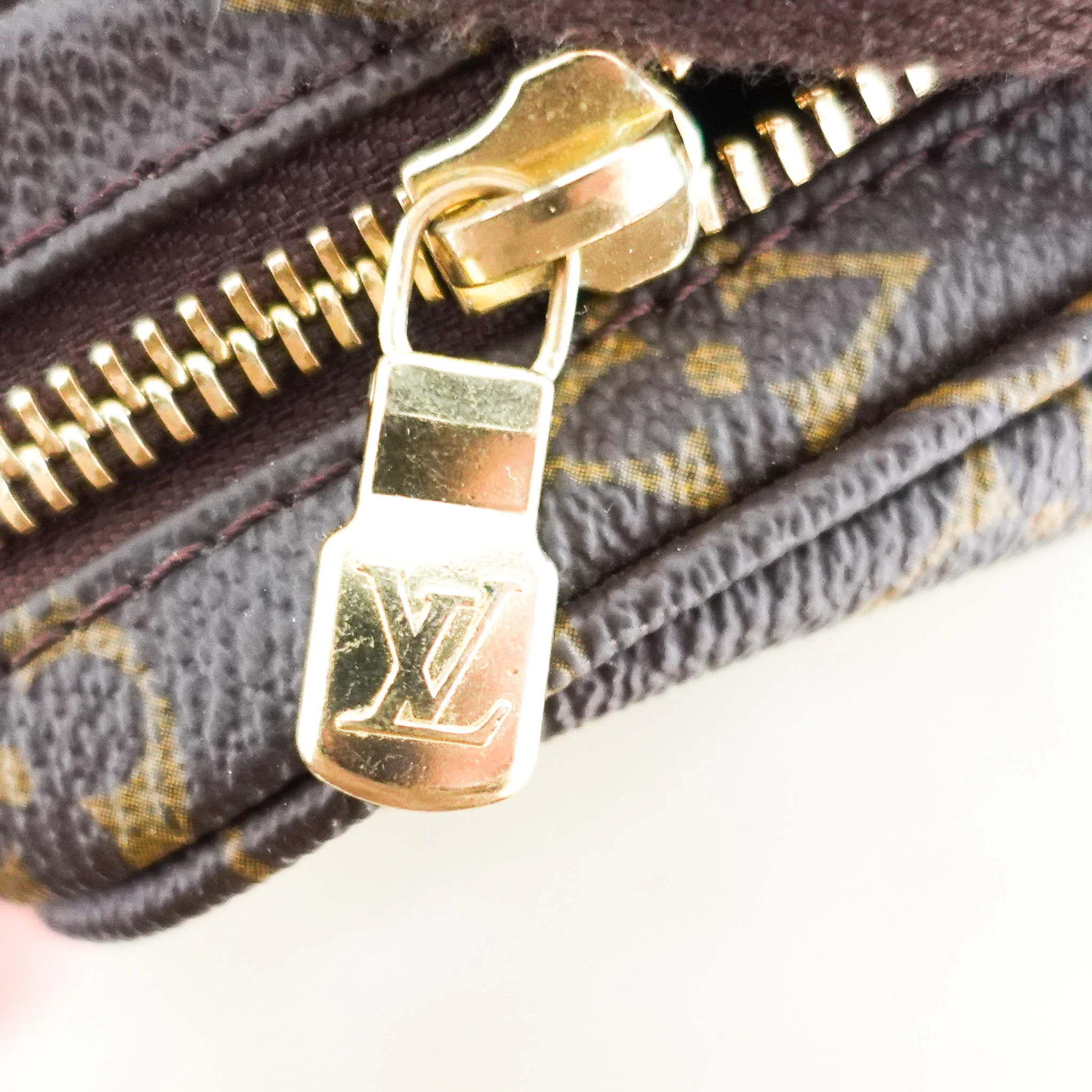 Louis Vuitton Trotteur Beaubourg Bag | Authentic Preloved - Image 4
