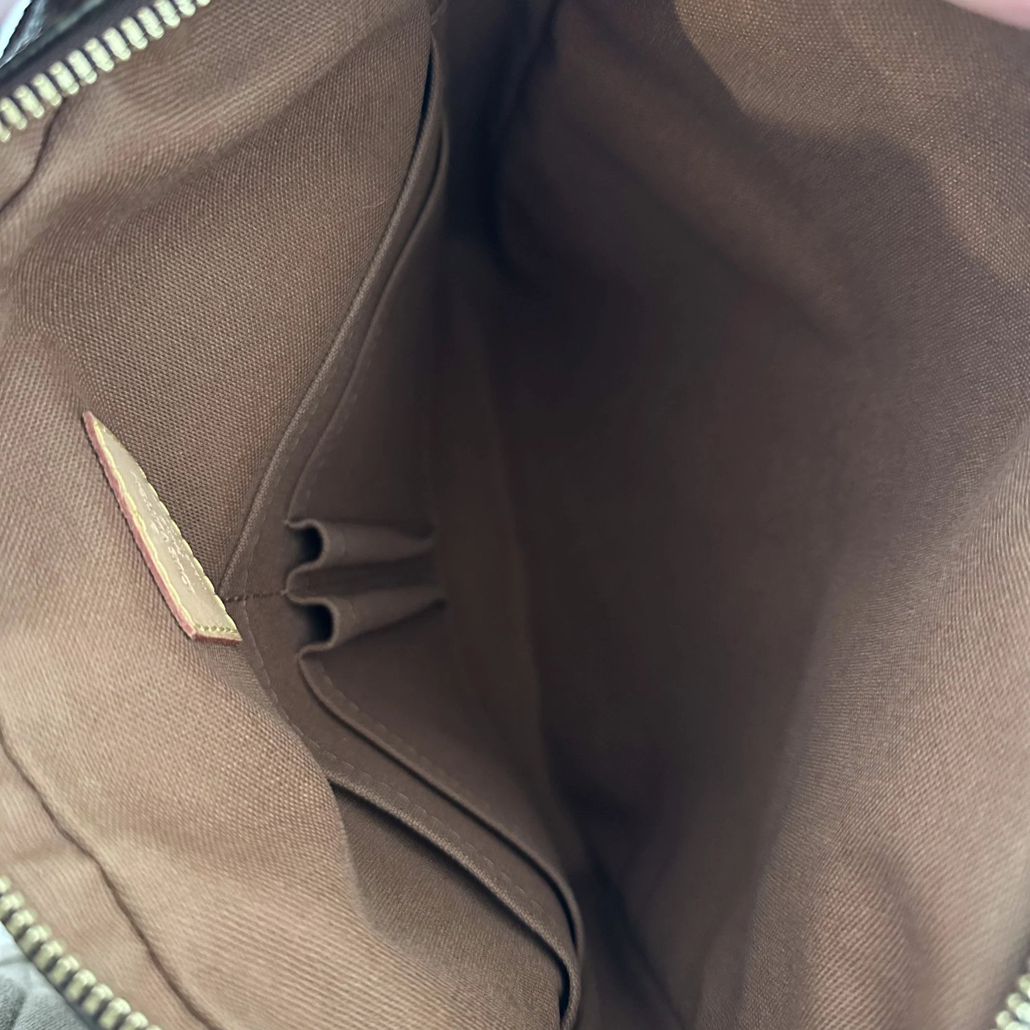 Louis Vuitton Trotteur Beaubourg Bag | Authentic Preloved - Image 9