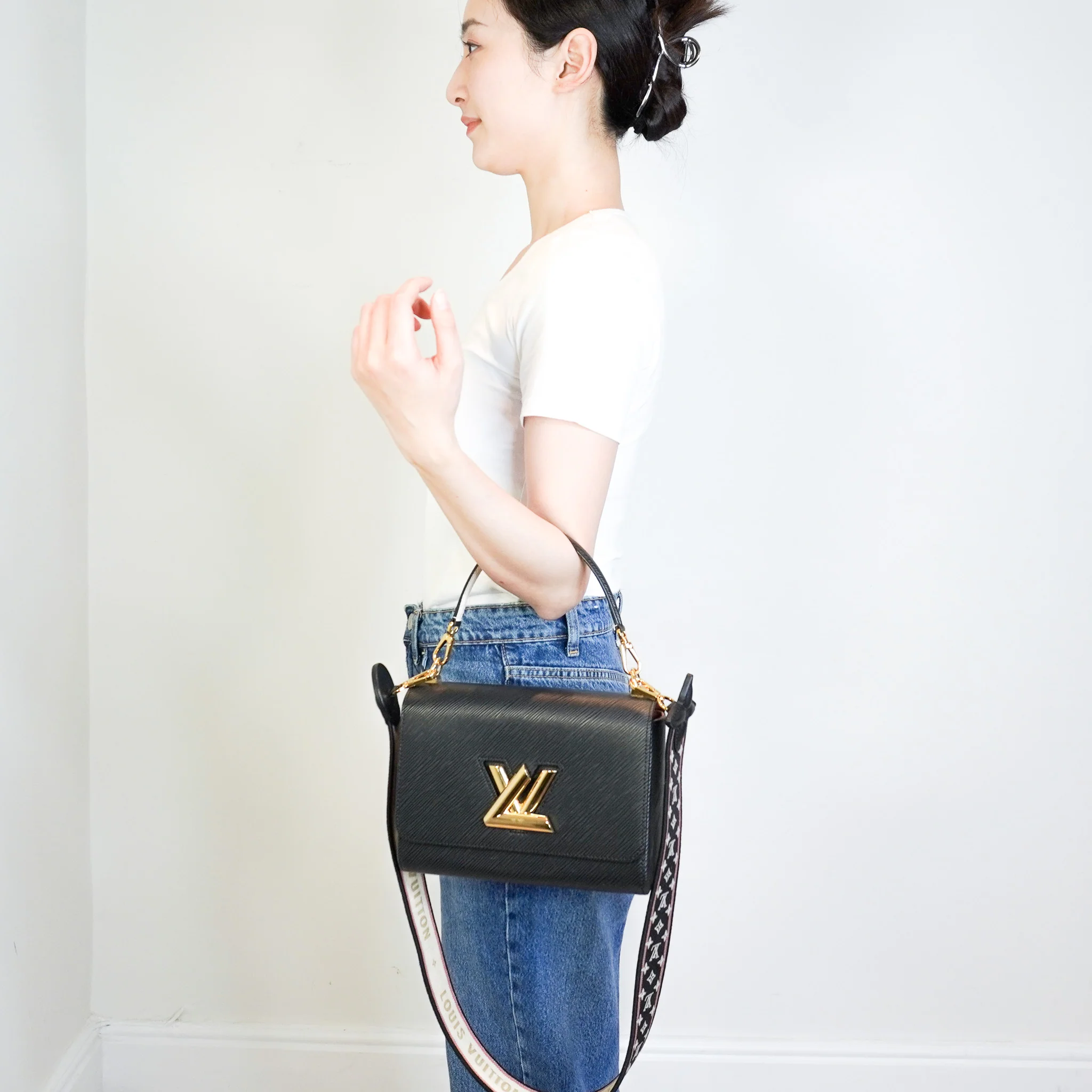 Louis Vuitton Twist MM Bag in Black RRP £3450 | Authentic Preloved - Image 15
