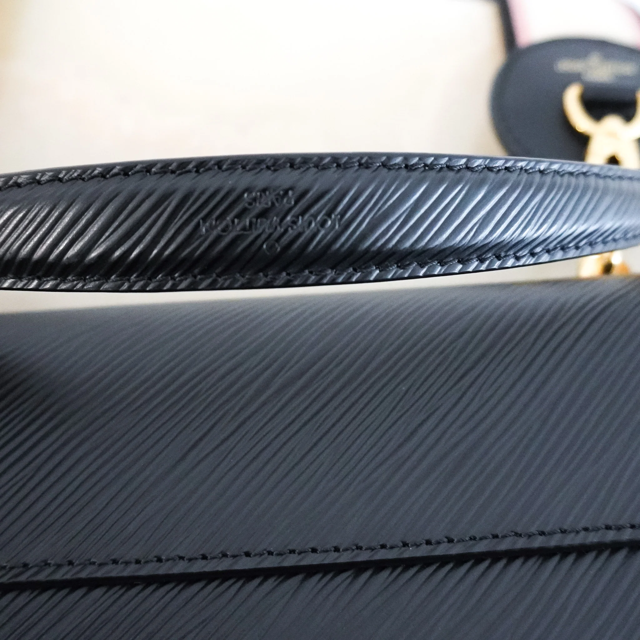 Louis Vuitton Twist MM Bag in Black RRP £3450 | Authentic Preloved - Image 6