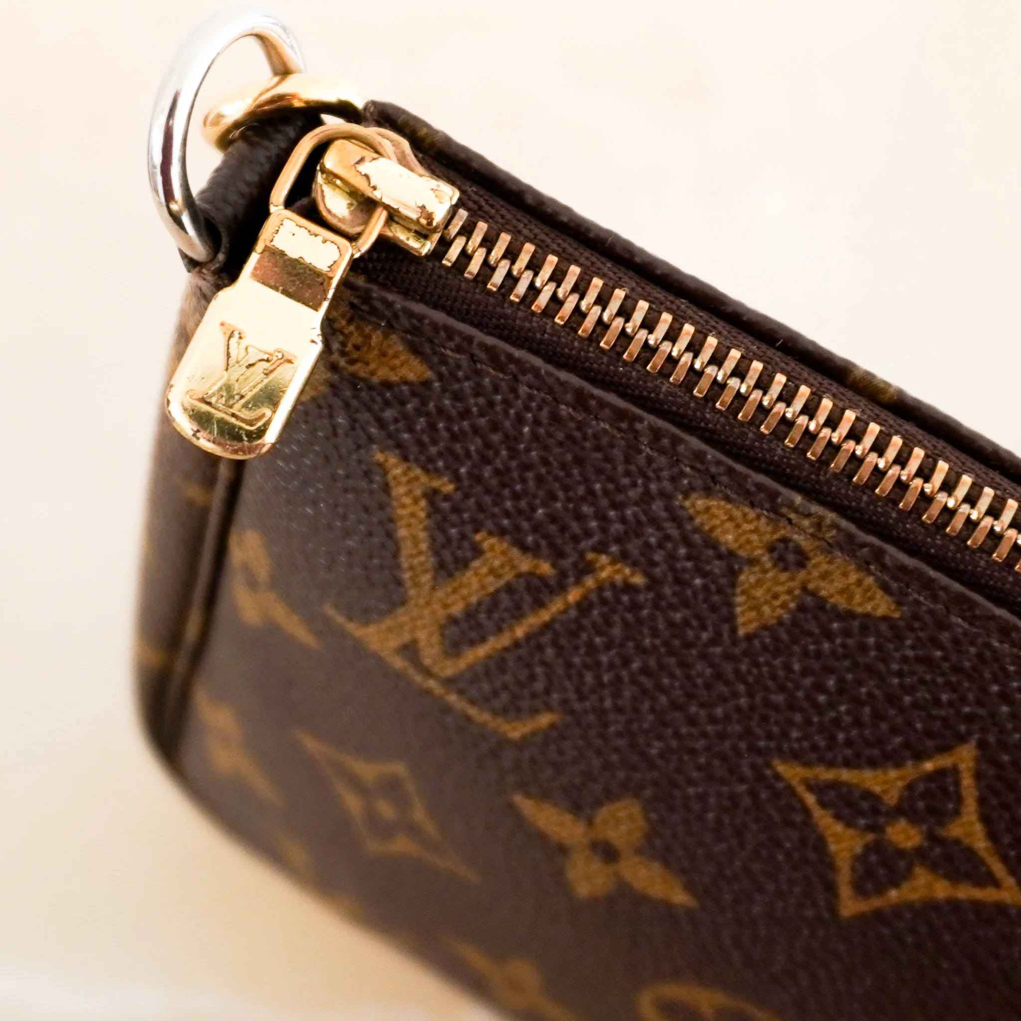 Louis Vuitton monogram Pochette | Authentic Preloved - Image 5