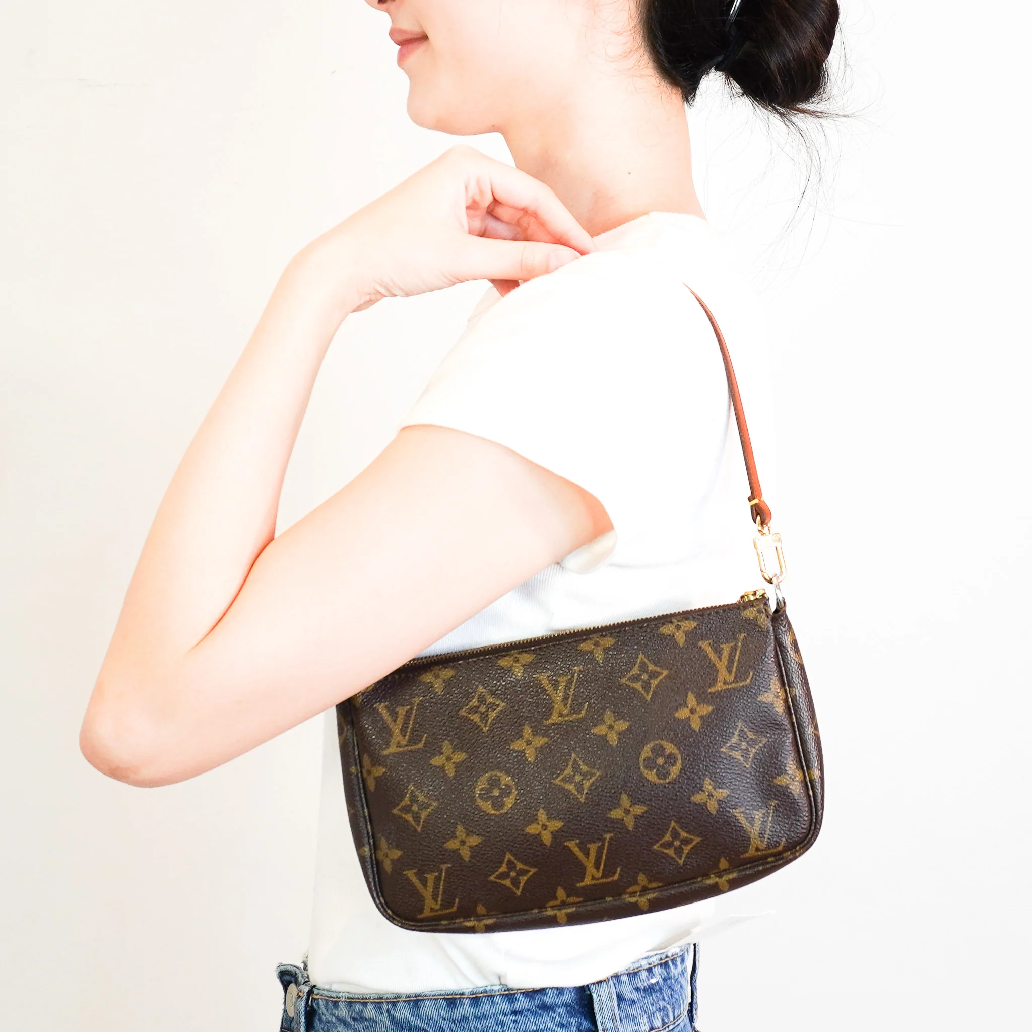 Louis Vuitton monogram Pochette | Authentic Preloved - Image 6