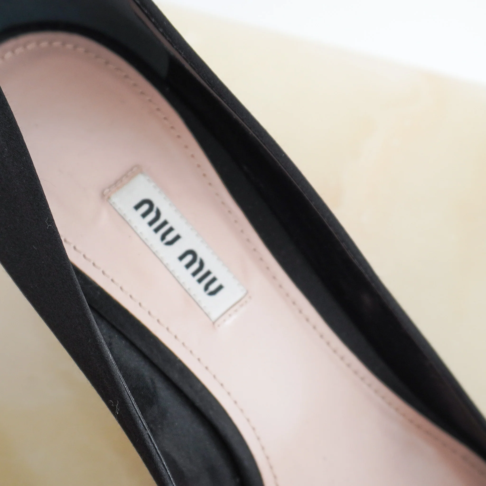 Miu Miu Pearl and Crystal Embellished Pumps RRP £800| Authentic Preloved [final sale] - Image 4
