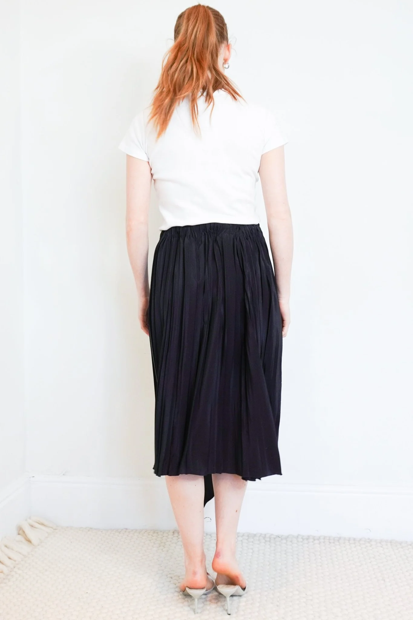 Miu Miu Pleated Midi Skirt in Navy RRP £2000 | Authentic Preloved - Image 3