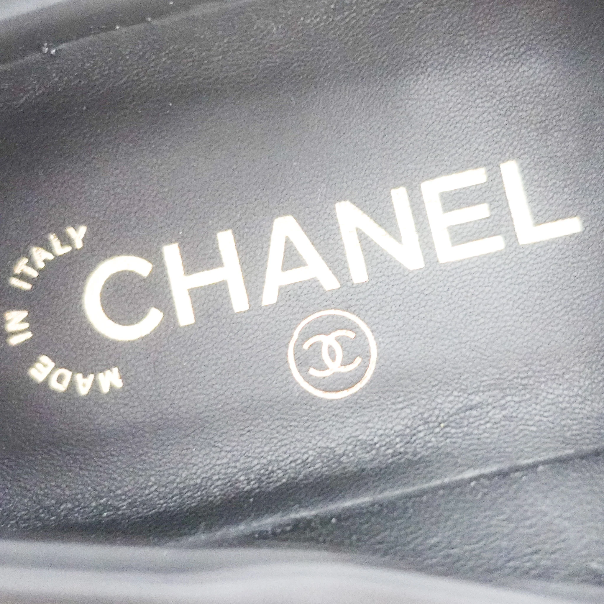 NEW Chanel Quilted Lambskin CC turn-lock Loafers RRP £1300 | Authentic Preloved - Image 7