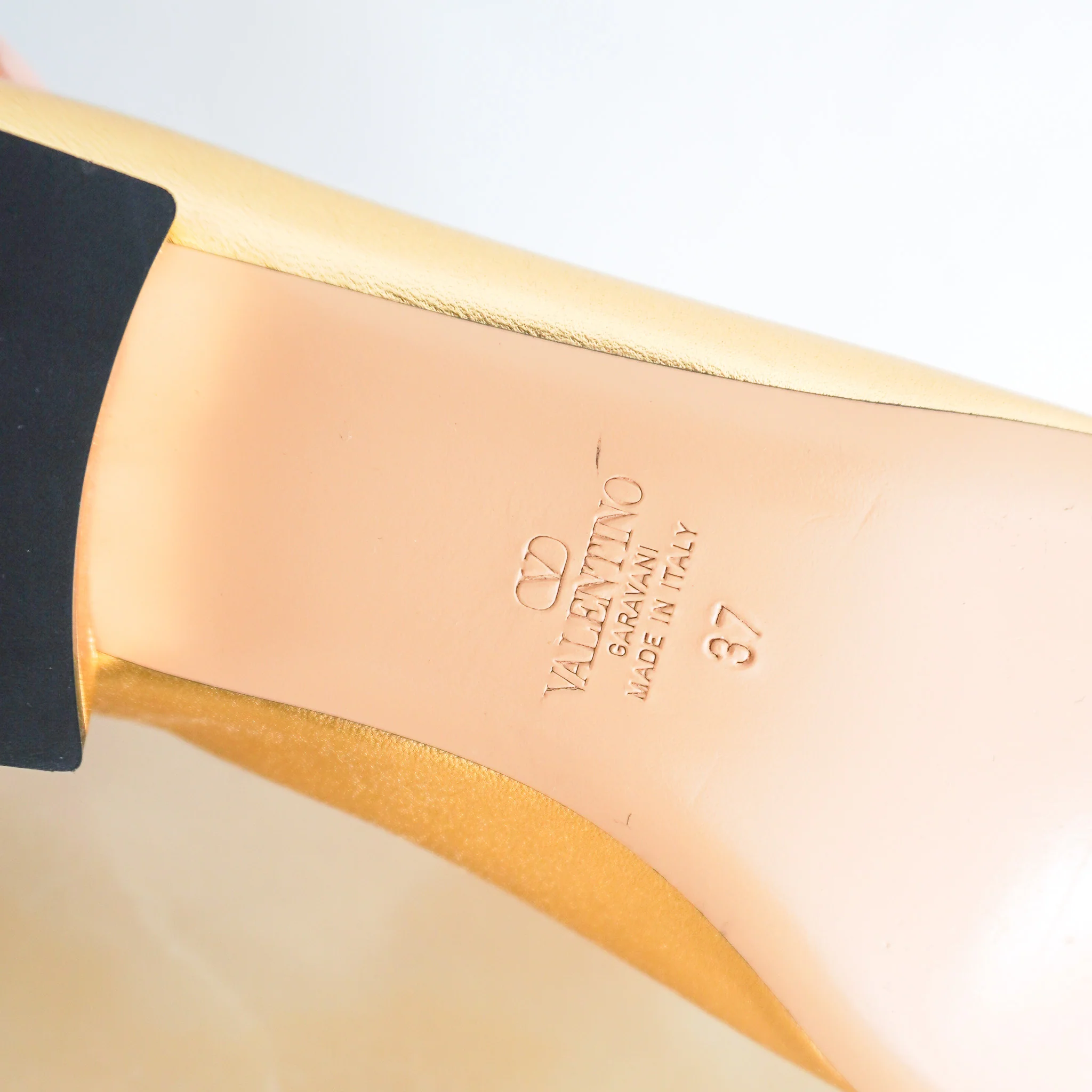 NEW Valentino Vlogo Fringe Loafers in Gold RRP £800 | Authentic Preloved [final sale] - Image 6